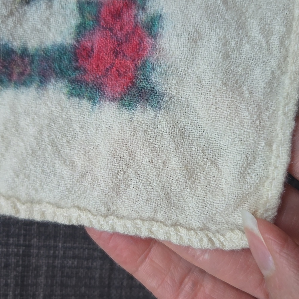 Floral Roses Patterned Cream Scarf - Picture 5 of 9